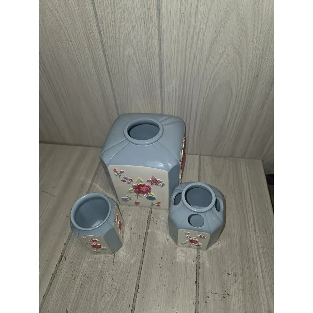 Waverly Garden Room Hillside Blue Floral Bathroom Set Garden Room Roses